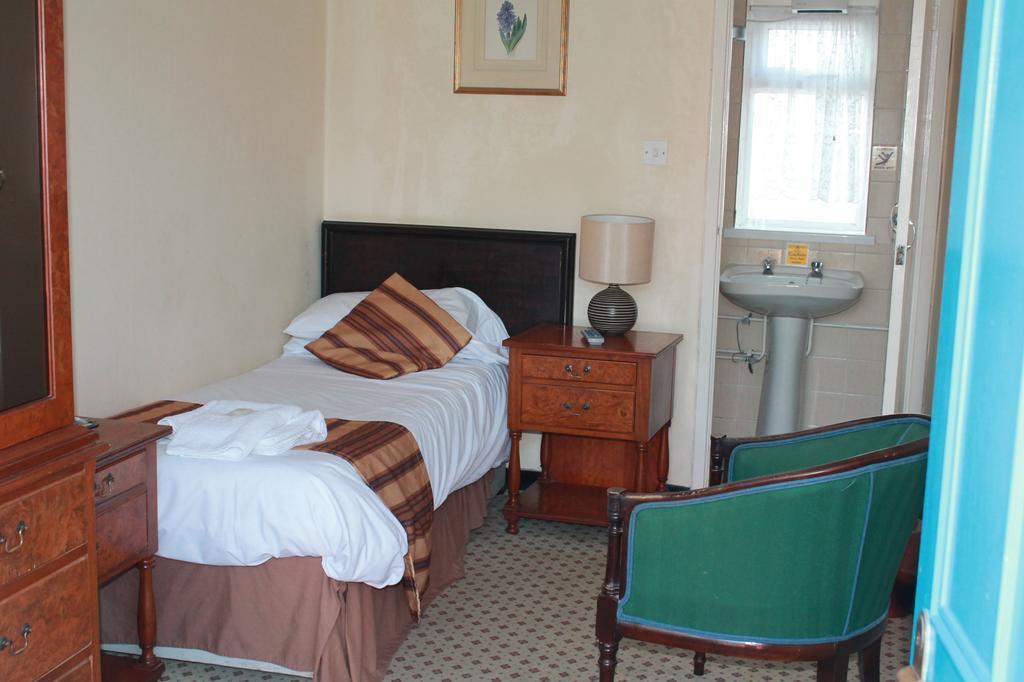 Bay Village - Adults Only 2*